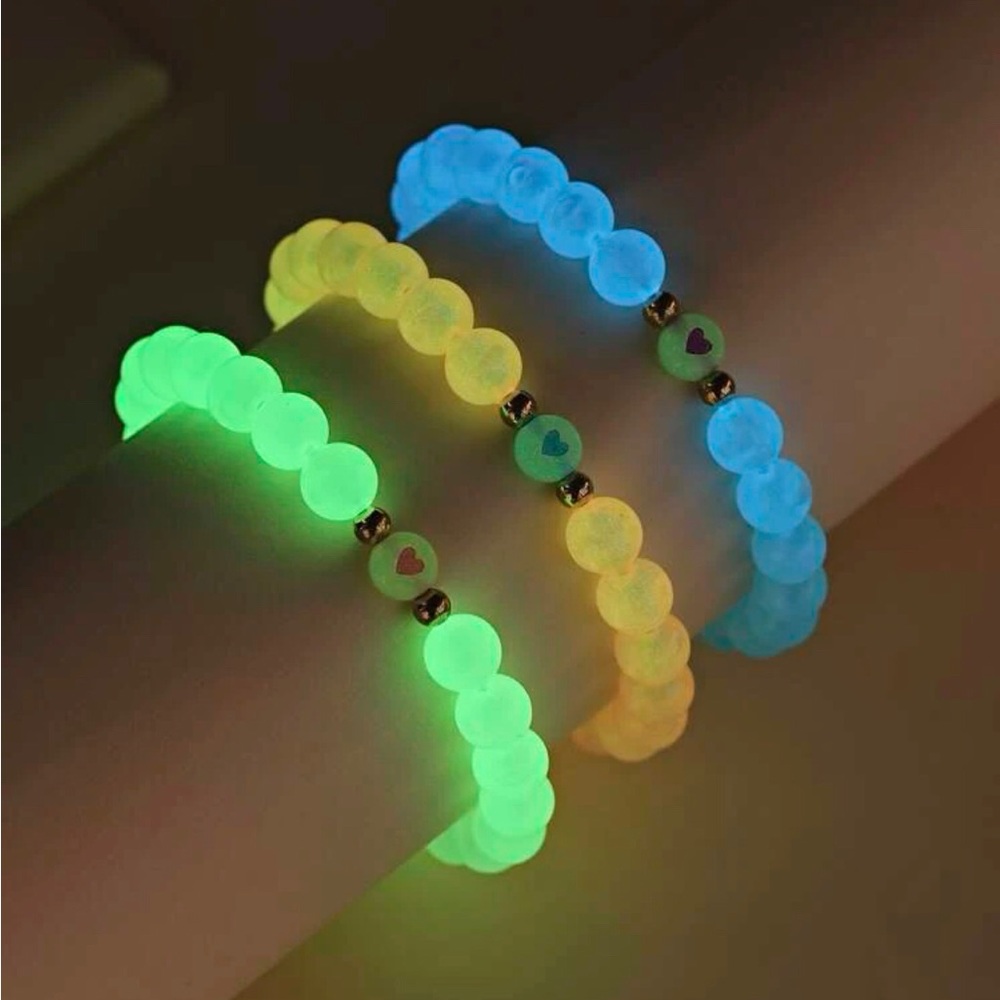 💖GLOW IN THE DARK BRACELETS💖